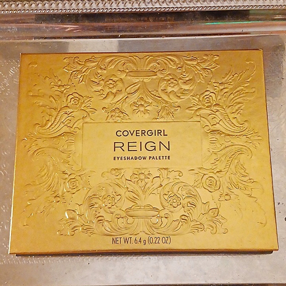 Covergirl REIGN Eyeshadow Palette.